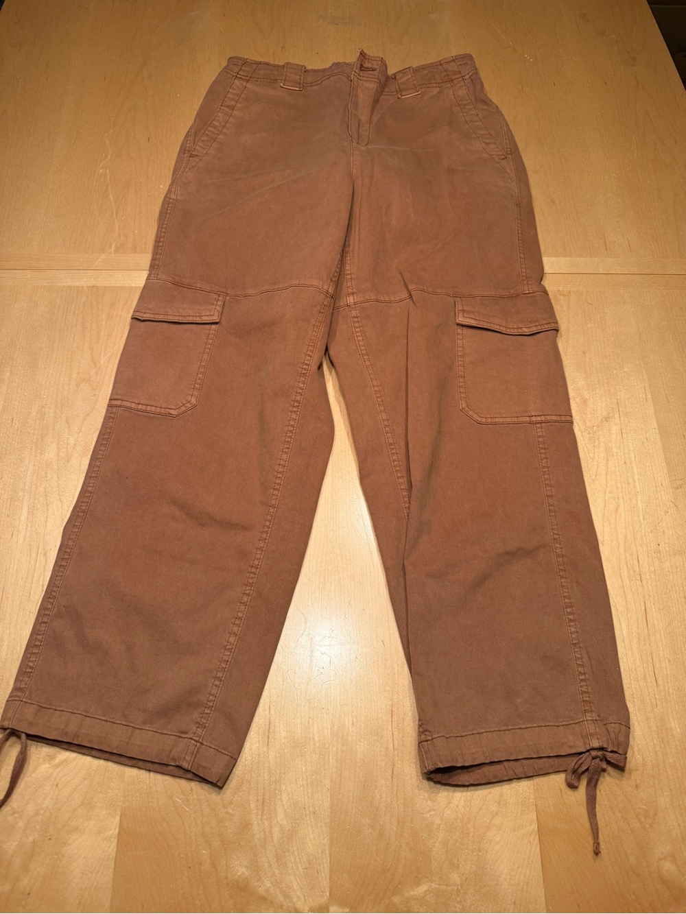 Old Navy Women's Cargo Pants in Rust Brown
